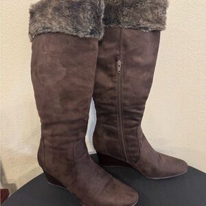 Yoana Baraschi Dark Brown suede wedge Heeled Boots with Faux Fur Trim. Size 6.5